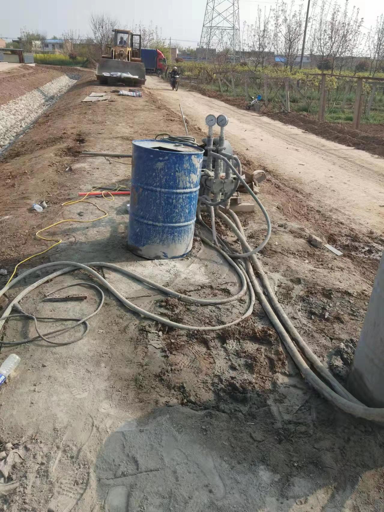 苏尼特右顶管注浆